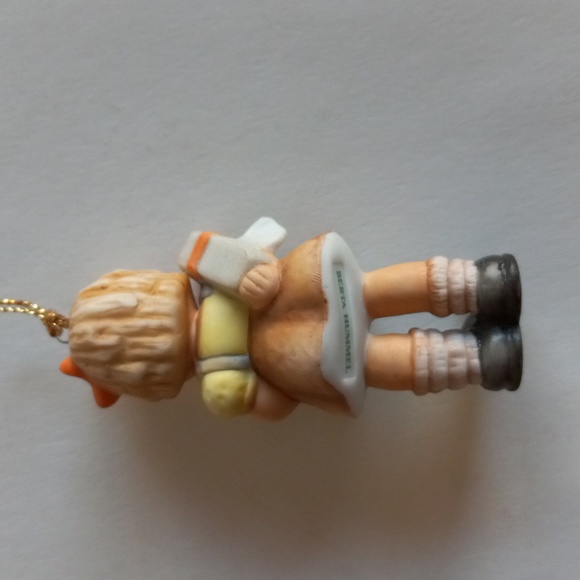 Berta Hummel 'Surprise For You" Holiday Ornament. - Picture 2 of 5
